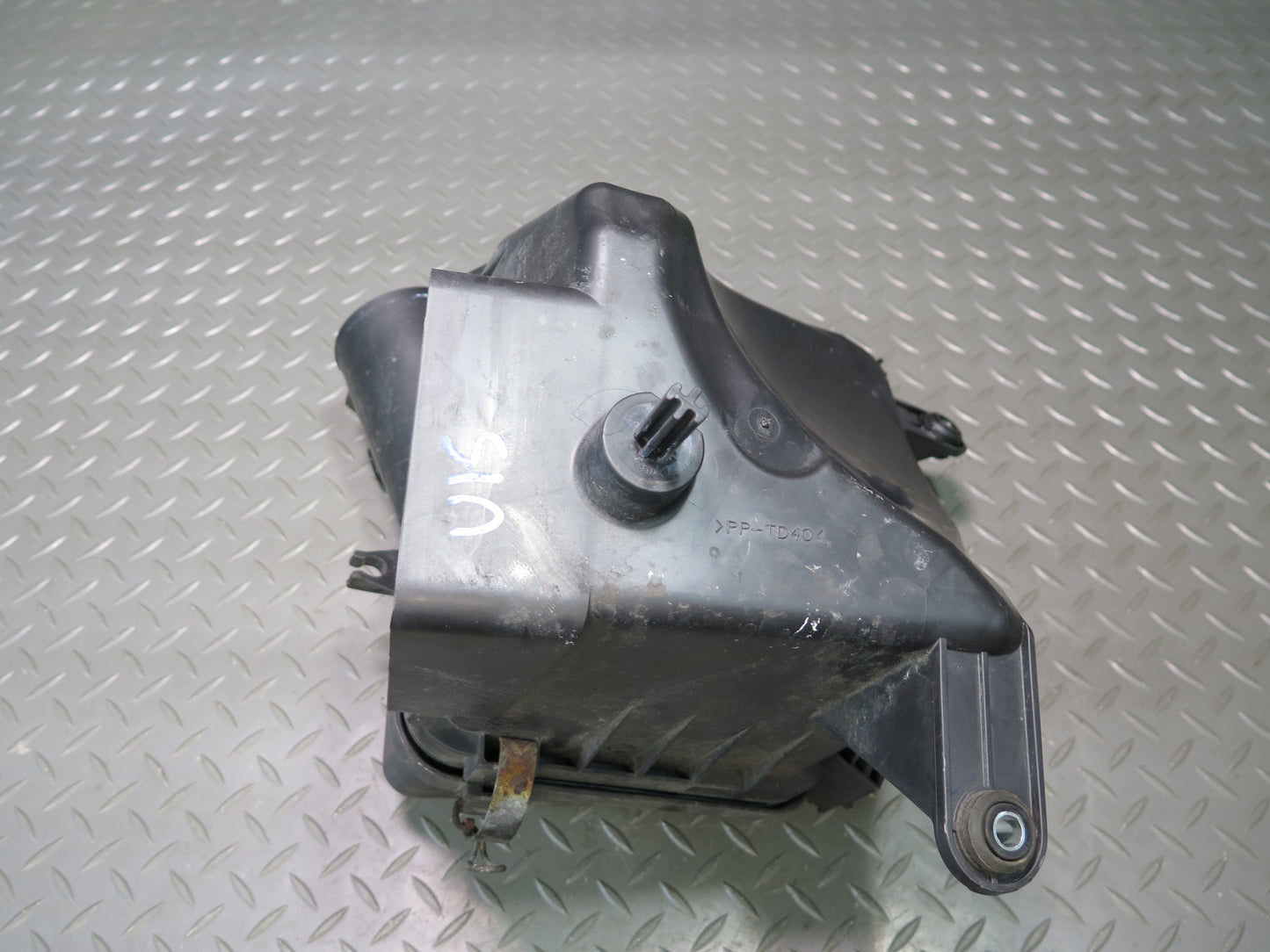 06-13 Lexus GSE20L IS250 2.5L RWD Air Intake Cleaner Filter Box 014140-0980 OEM