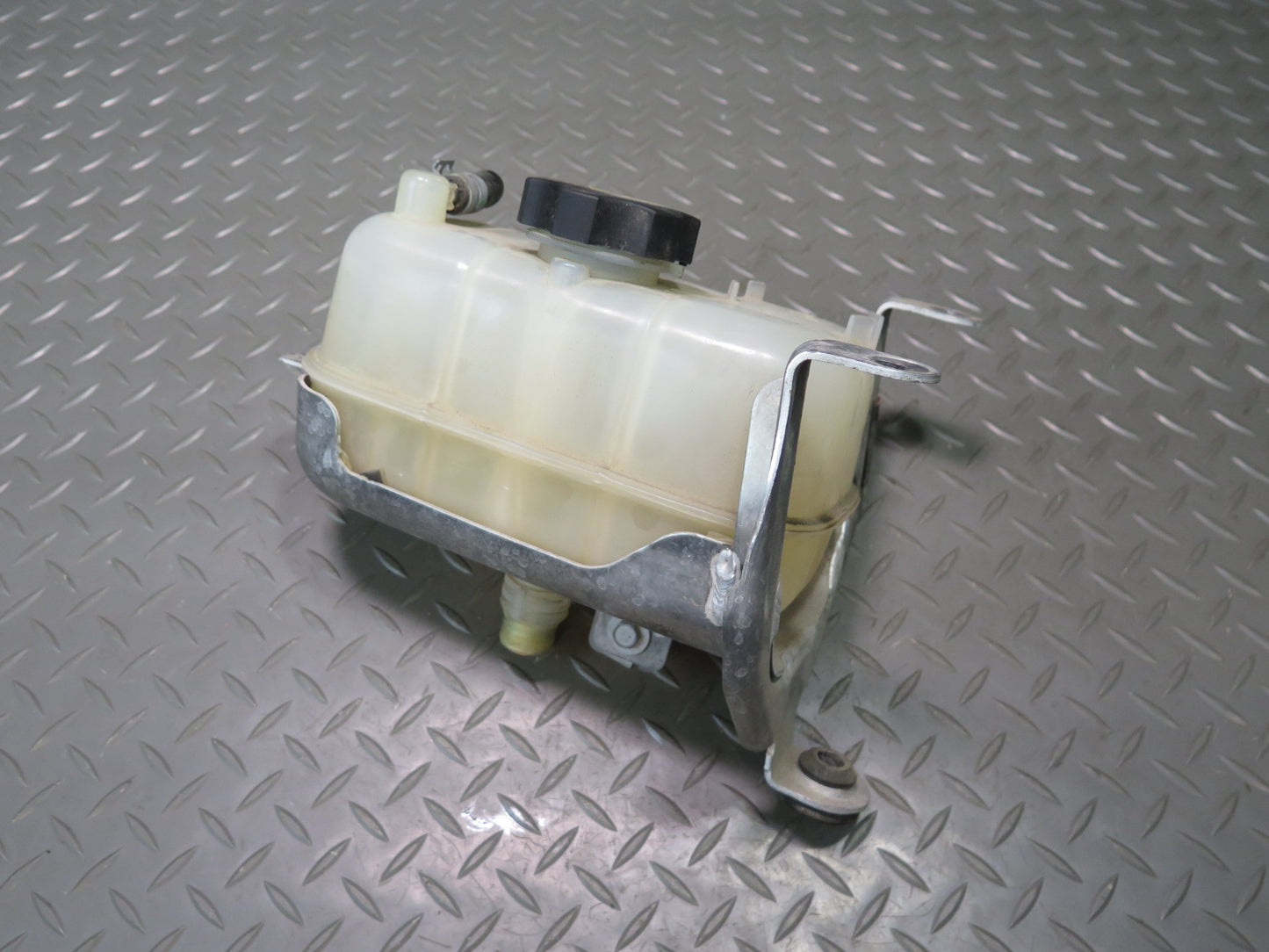 18-23 Jeep Wrangler JL Engine Coolant Expansion Overflow Reservoir Tank OEM