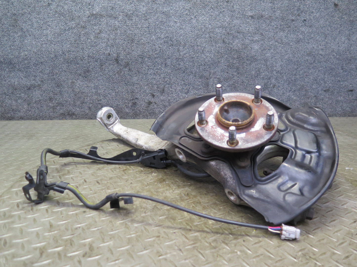 01-06 Lexus LS430 UCF30L RWD Front Right Spindle Knuckle Wheel Hub Bearing OEM
