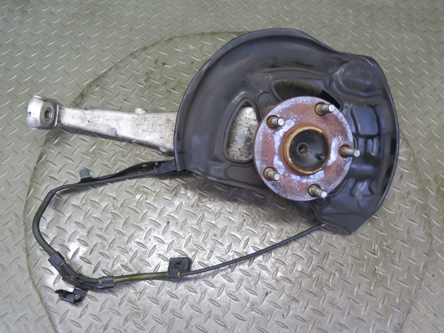 01-06 Lexus LS430 UCF30L RWD Front Right Spindle Knuckle Wheel Hub Bearing OEM