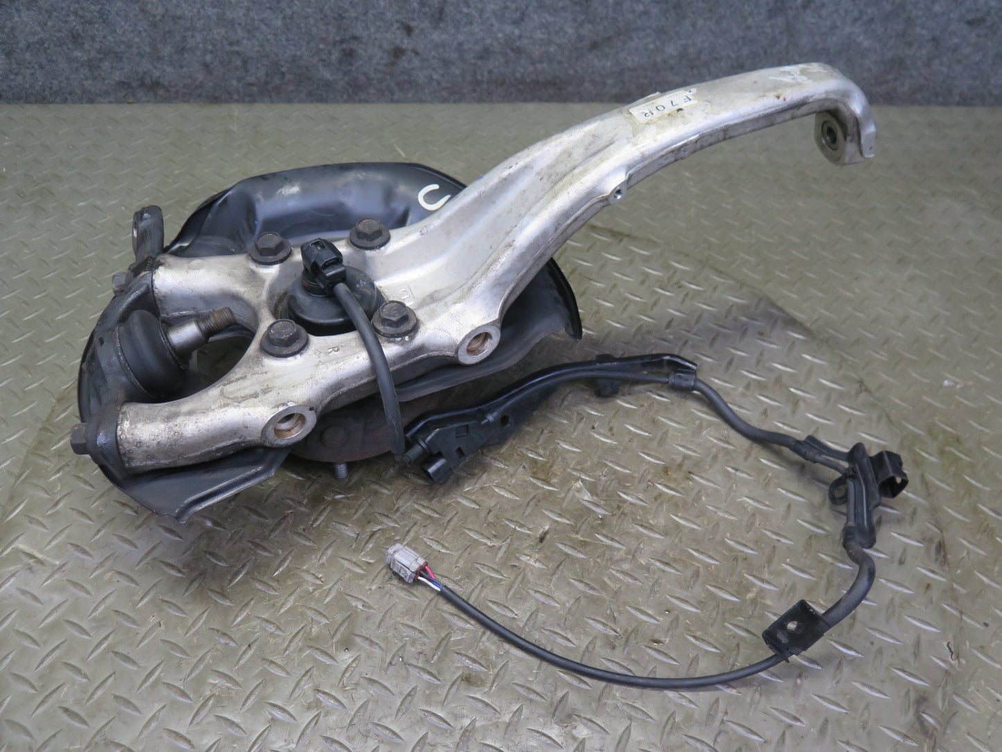 01-06 Lexus LS430 UCF30L RWD Front Right Spindle Knuckle Wheel Hub Bearing OEM