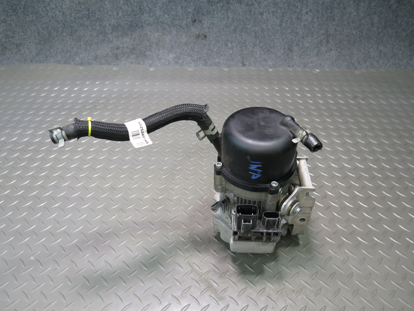 18-19 Jeep Wrangler JL Power Steering Pump Motor 68247930AF OEM