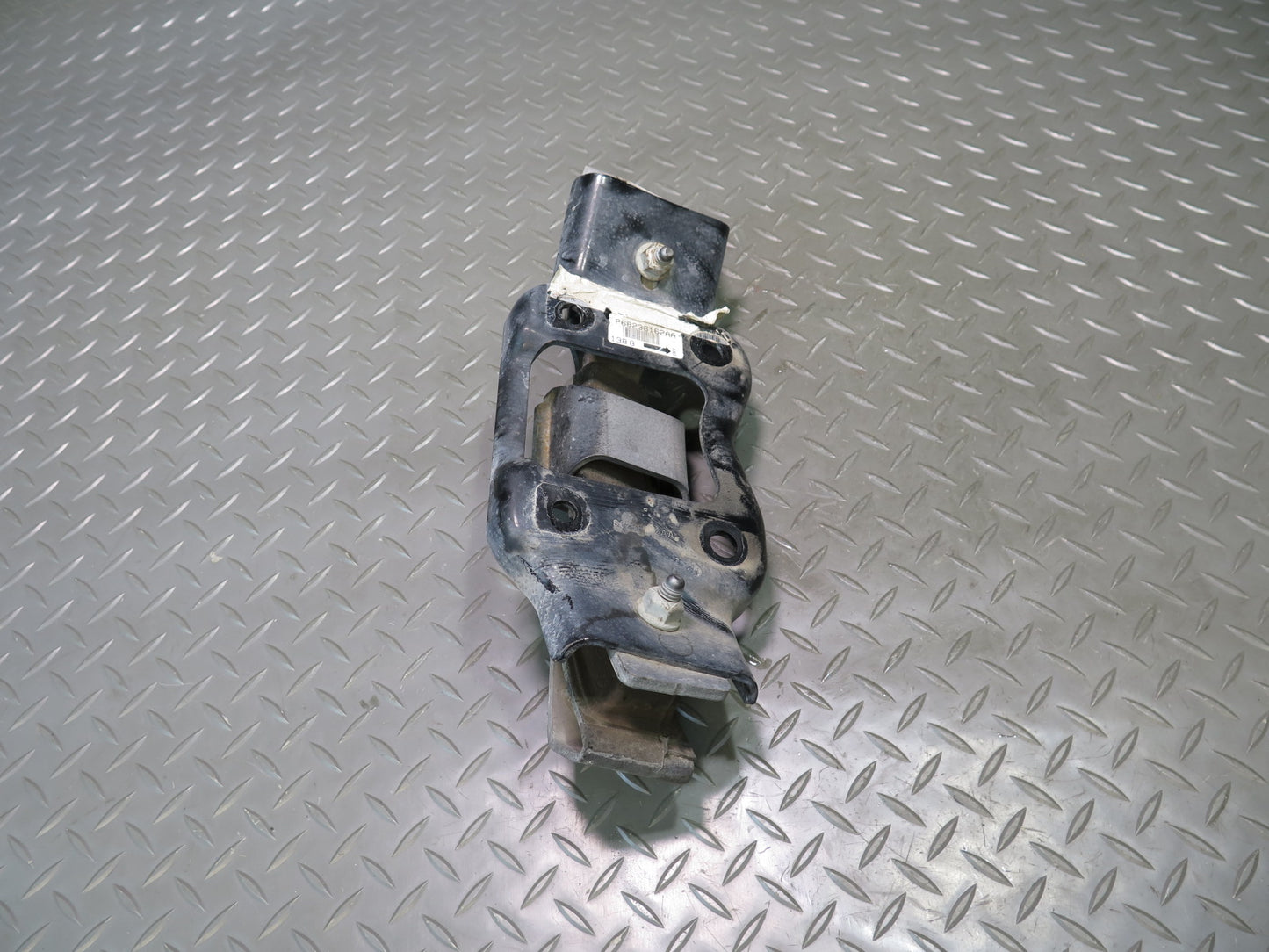 18-26 Jeep Wrangler JL Automatic Transmission  Rear Mount 68236162AA OEM