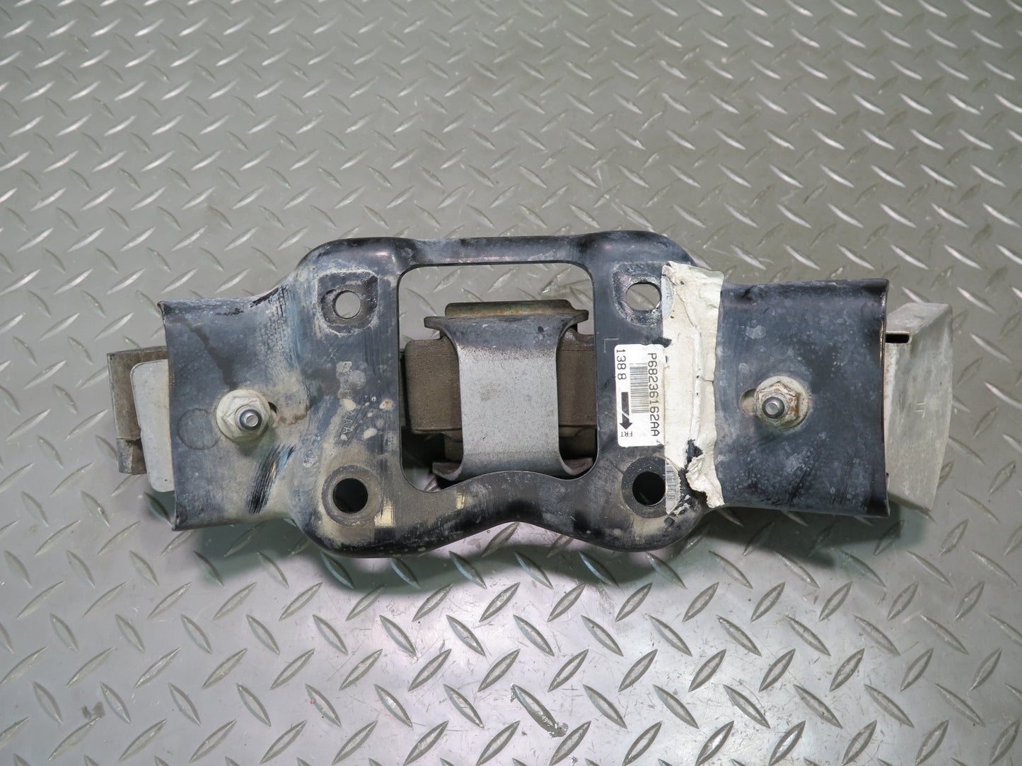 18-26 Jeep Wrangler JL Automatic Transmission  Rear Mount 68236162AA OEM