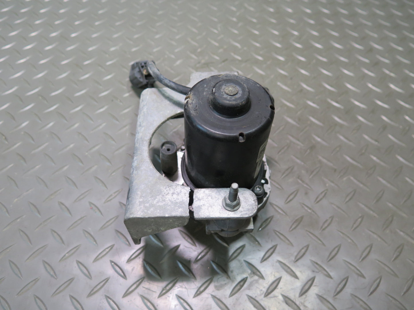 18-26 Jeep Wrangler JL Air Vacuum Pump 68328871AB OEM