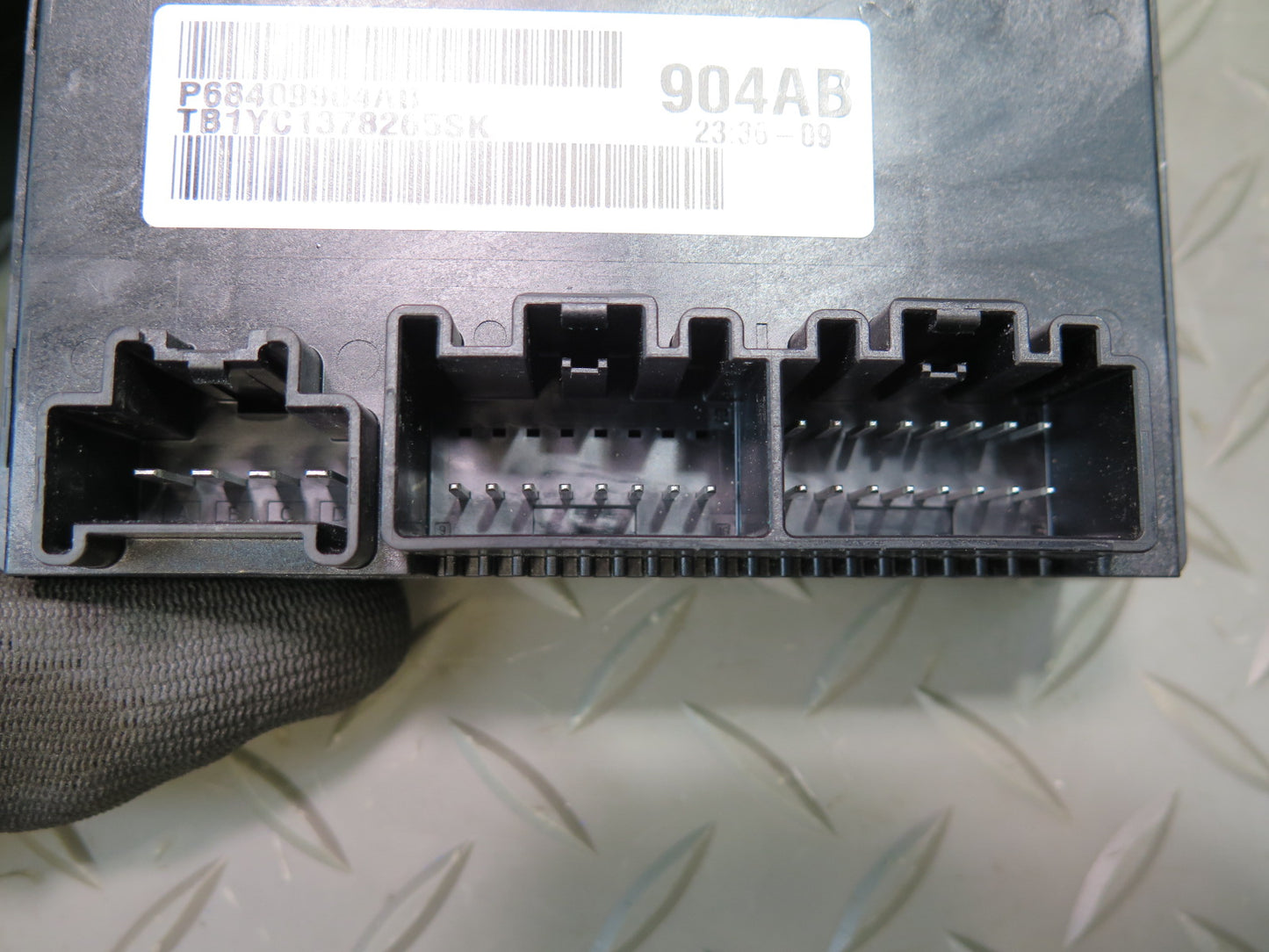 18-20 Jeep Wrangler JL Transfer Case Control Module 68409904AB OEM