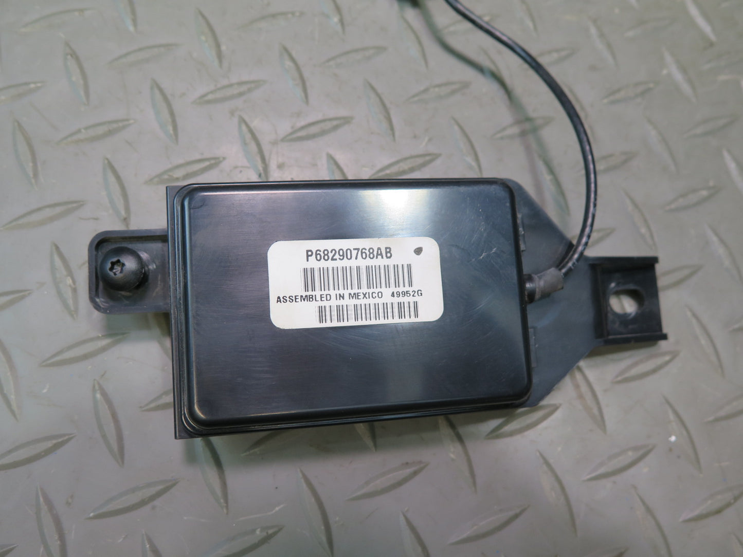 18-23 Jeep Wrangler JL Keyless Entry Antenna Receiver Control Module Set OEM