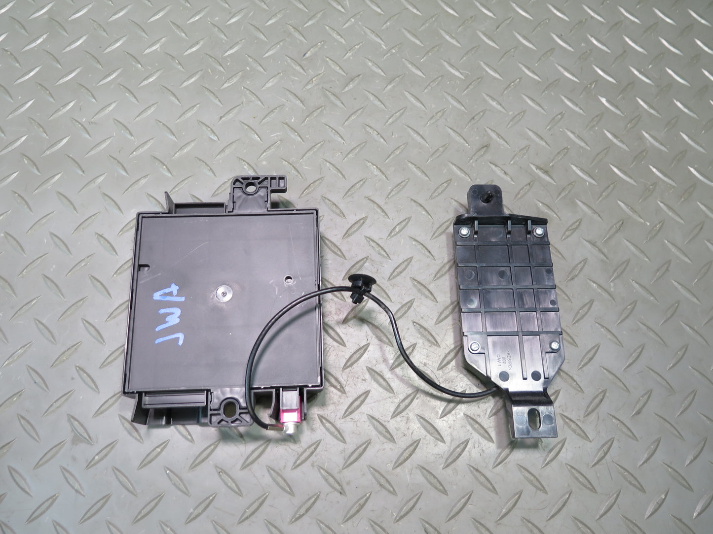 18-23 Jeep Wrangler JL Keyless Entry Antenna Receiver Control Module Set OEM
