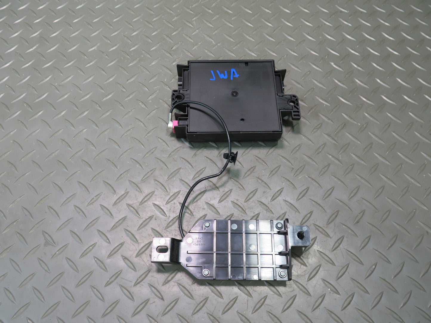 18-23 Jeep Wrangler JL Keyless Entry Antenna Receiver Control Module Set OEM