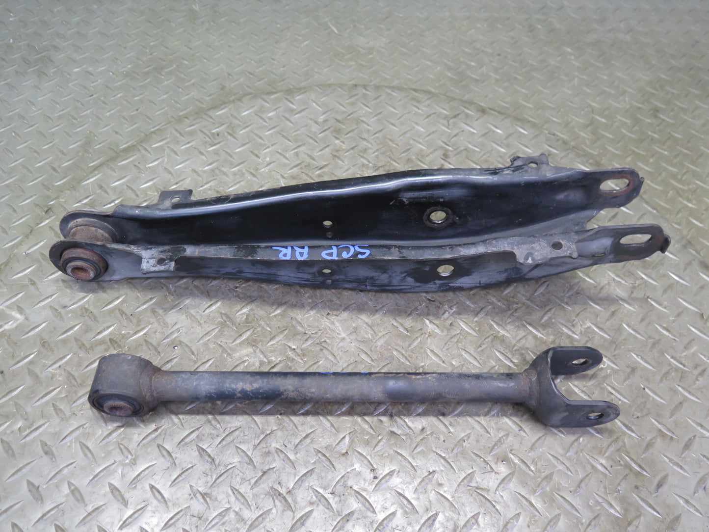 02-10 Lexus SC430 Set of 2 Rear Right Suspension Lower Control Arm 104K OEM