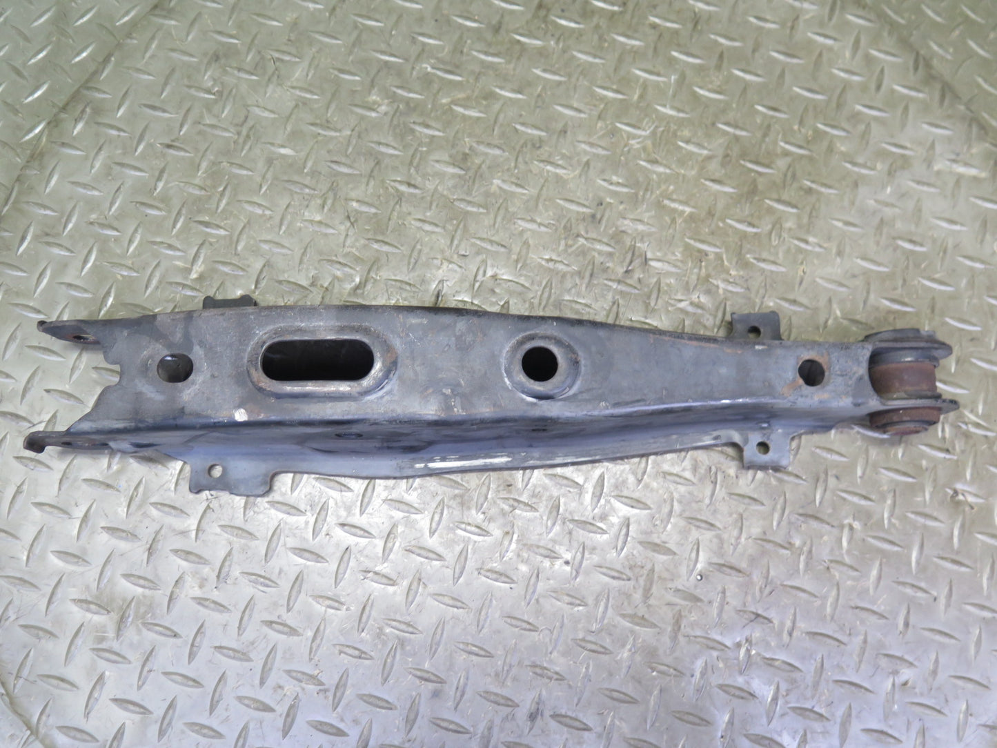 02-10 Lexus SC430 Set of 2 Rear Right Suspension Lower Control Arm 104K OEM