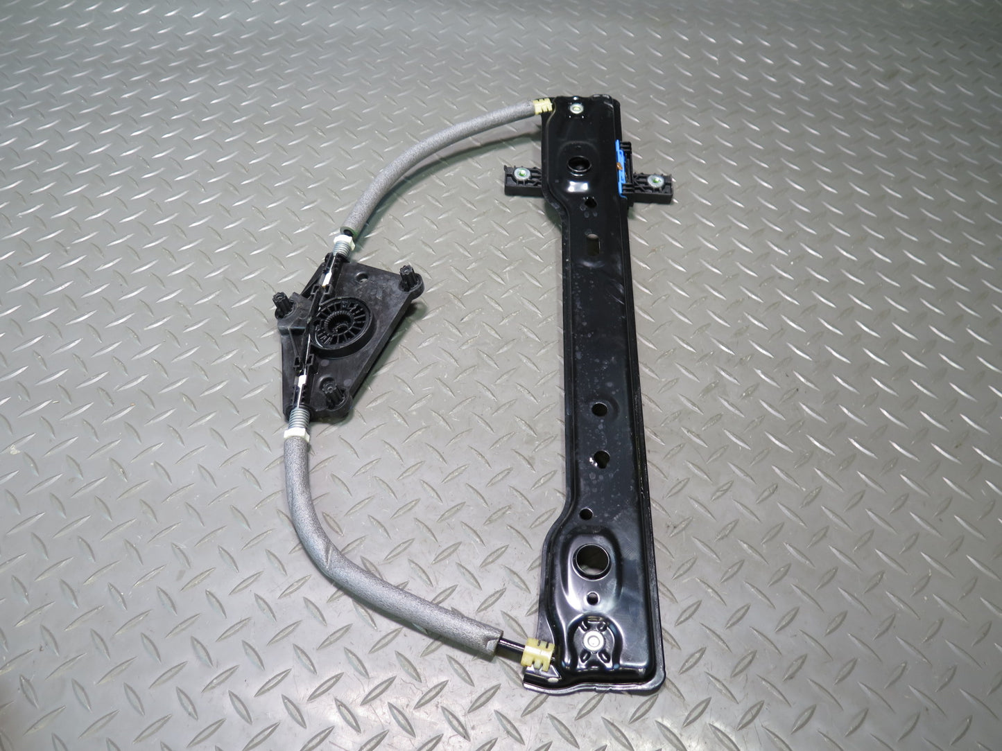 18-21 Jeep Wrangler JL Front Right Door Window Regulator NO Motor OEM