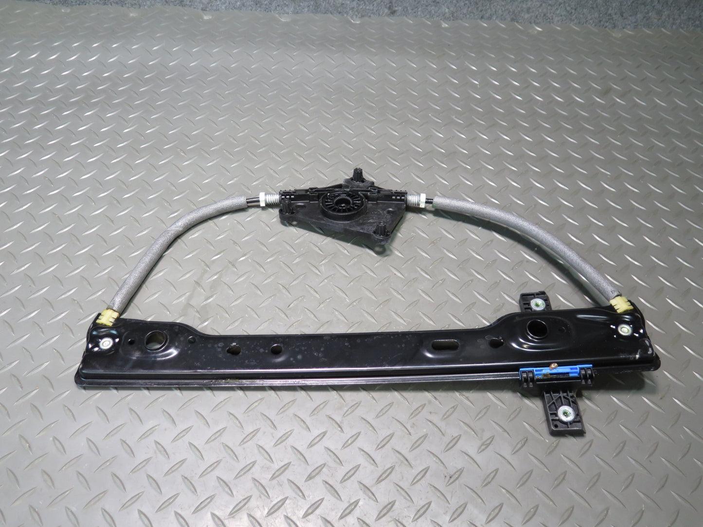 18-21 Jeep Wrangler JL Front Right Door Window Regulator NO Motor OEM