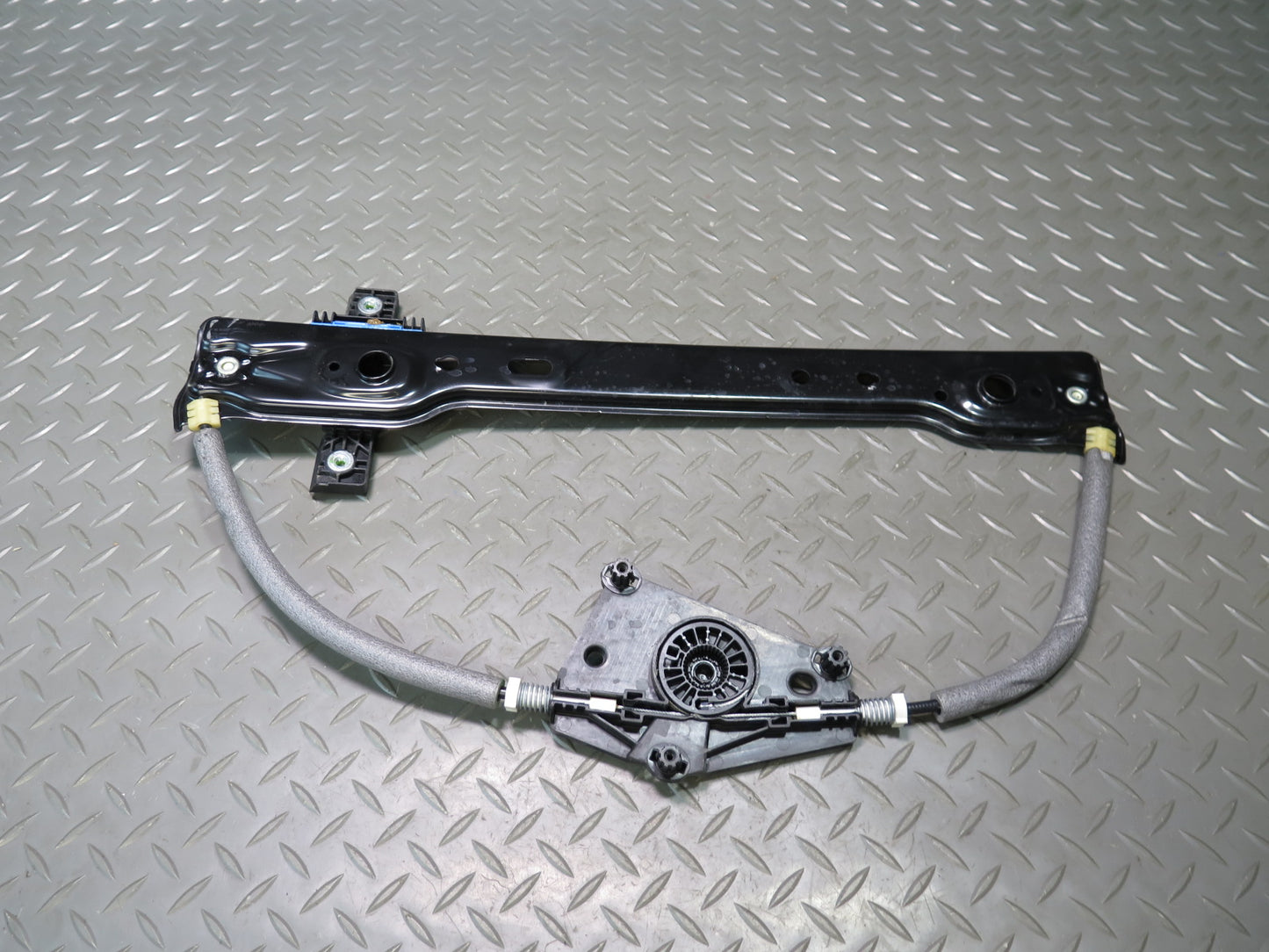 18-21 Jeep Wrangler JL Front Right Door Window Regulator NO Motor OEM