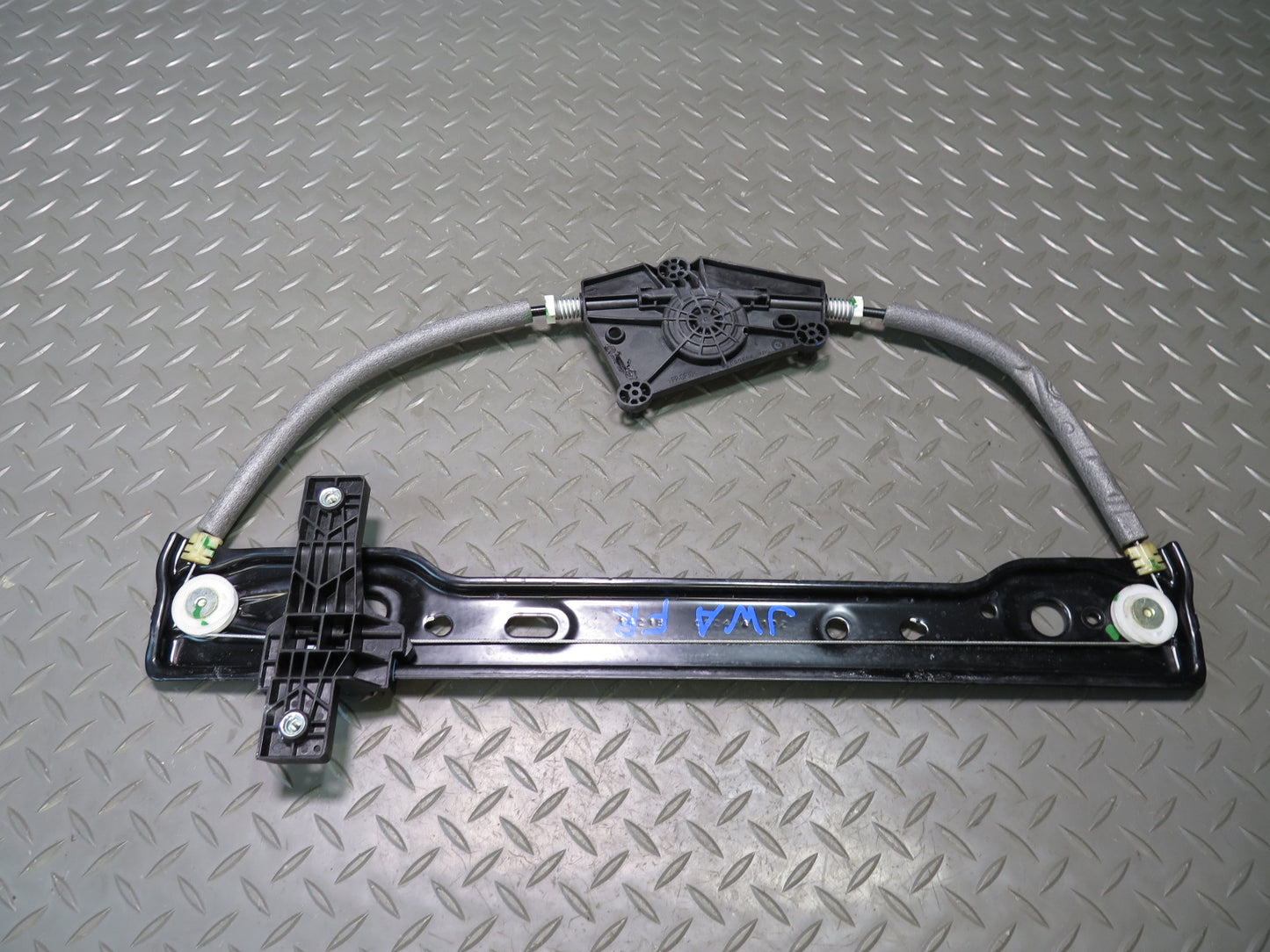 18-21 Jeep Wrangler JL Front Right Door Window Regulator NO Motor OEM