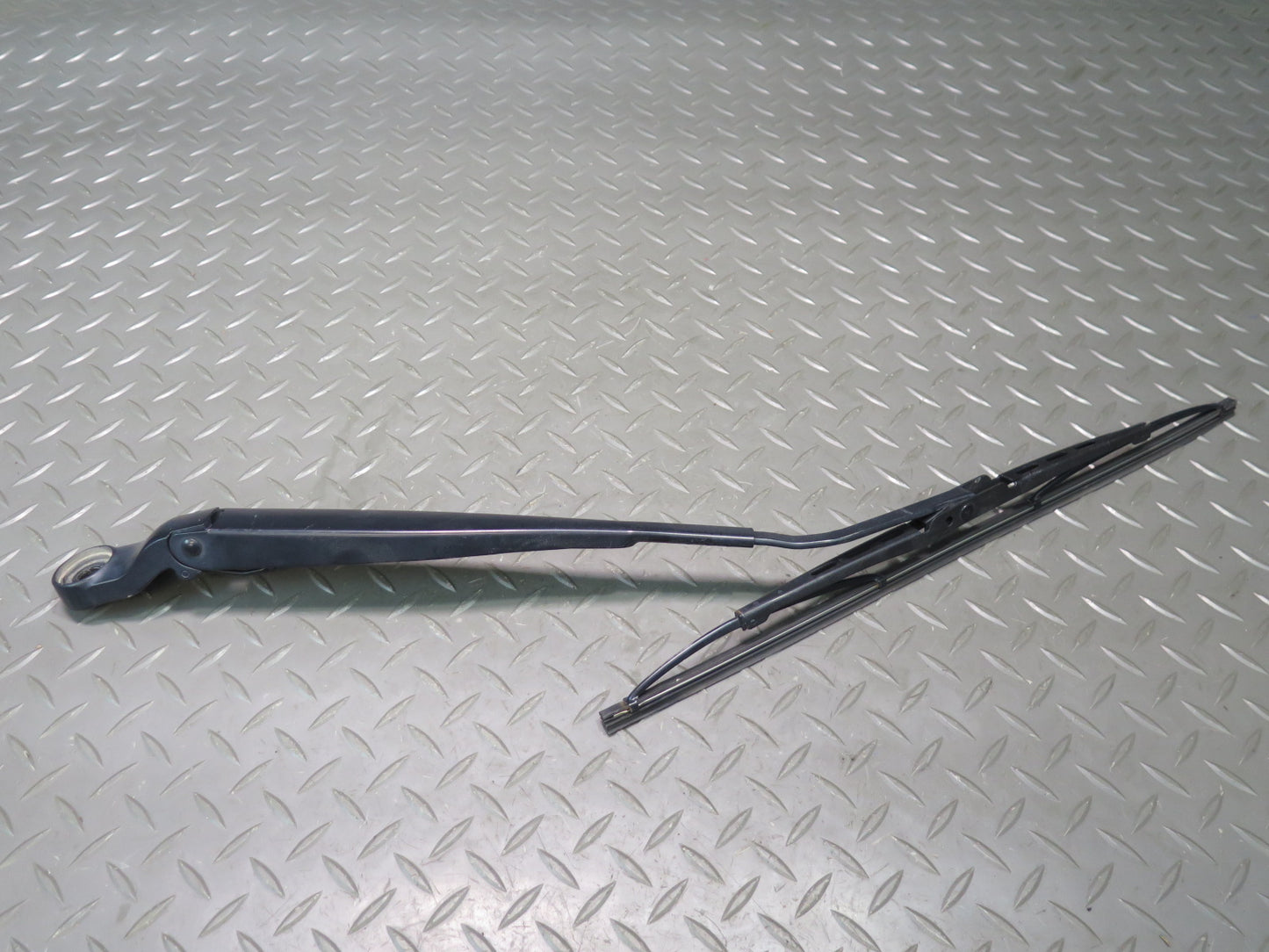 18-23 Jeep Wrangler JL Set of 2 Front Left & Right Wiper Arm 68293014AA OEM