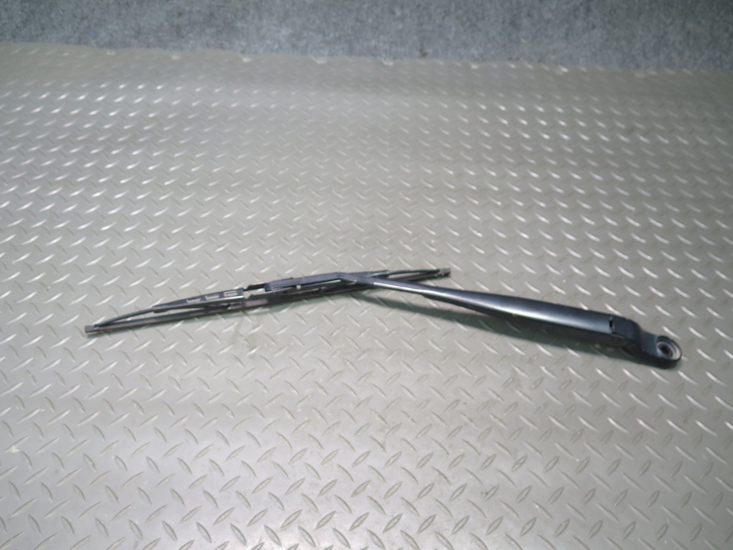 18-23 Jeep Wrangler JL Set of 2 Front Left & Right Wiper Arm 68293014AA OEM