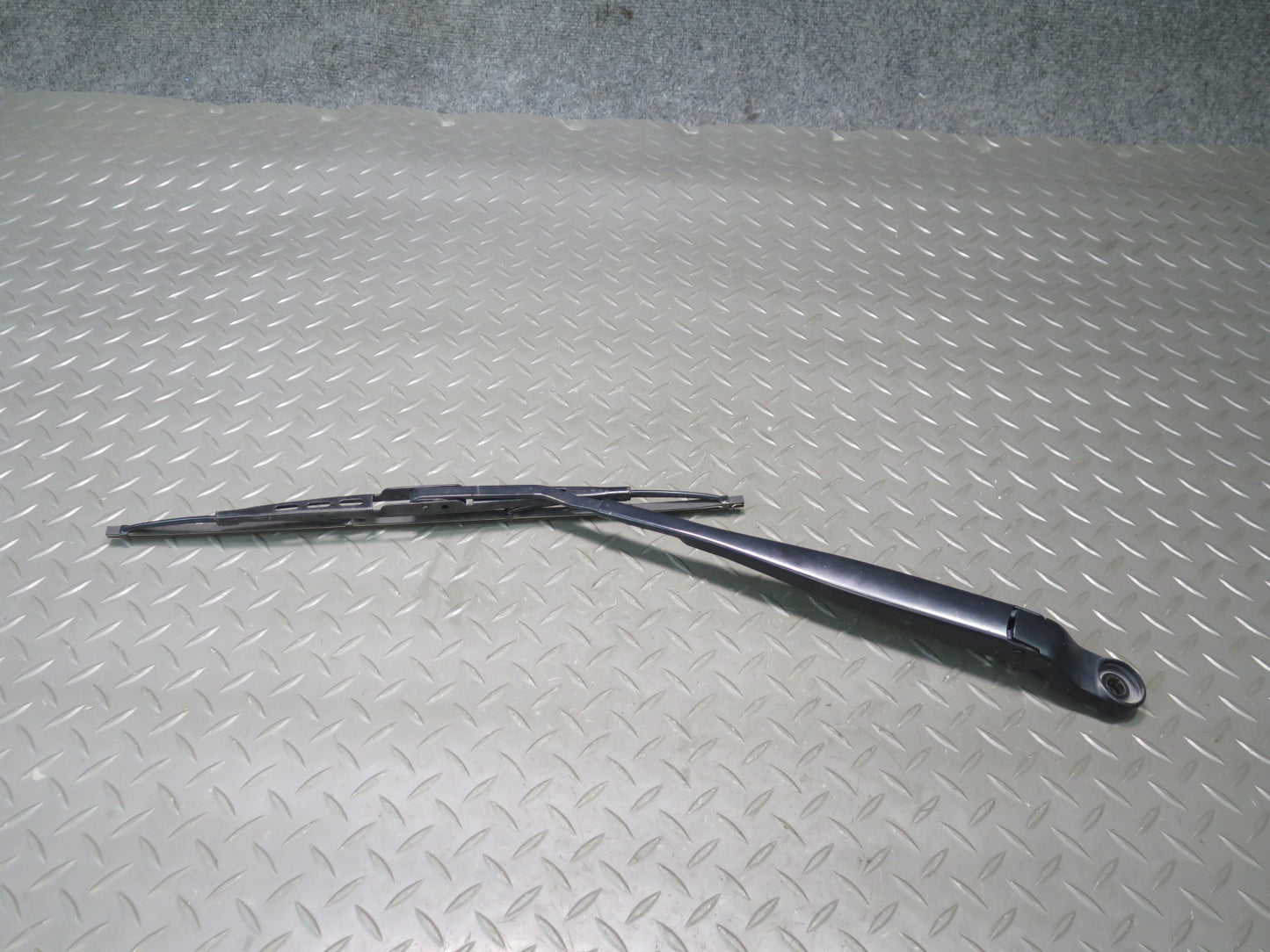 18-23 Jeep Wrangler JL Set of 2 Front Left & Right Wiper Arm 68293014AA OEM