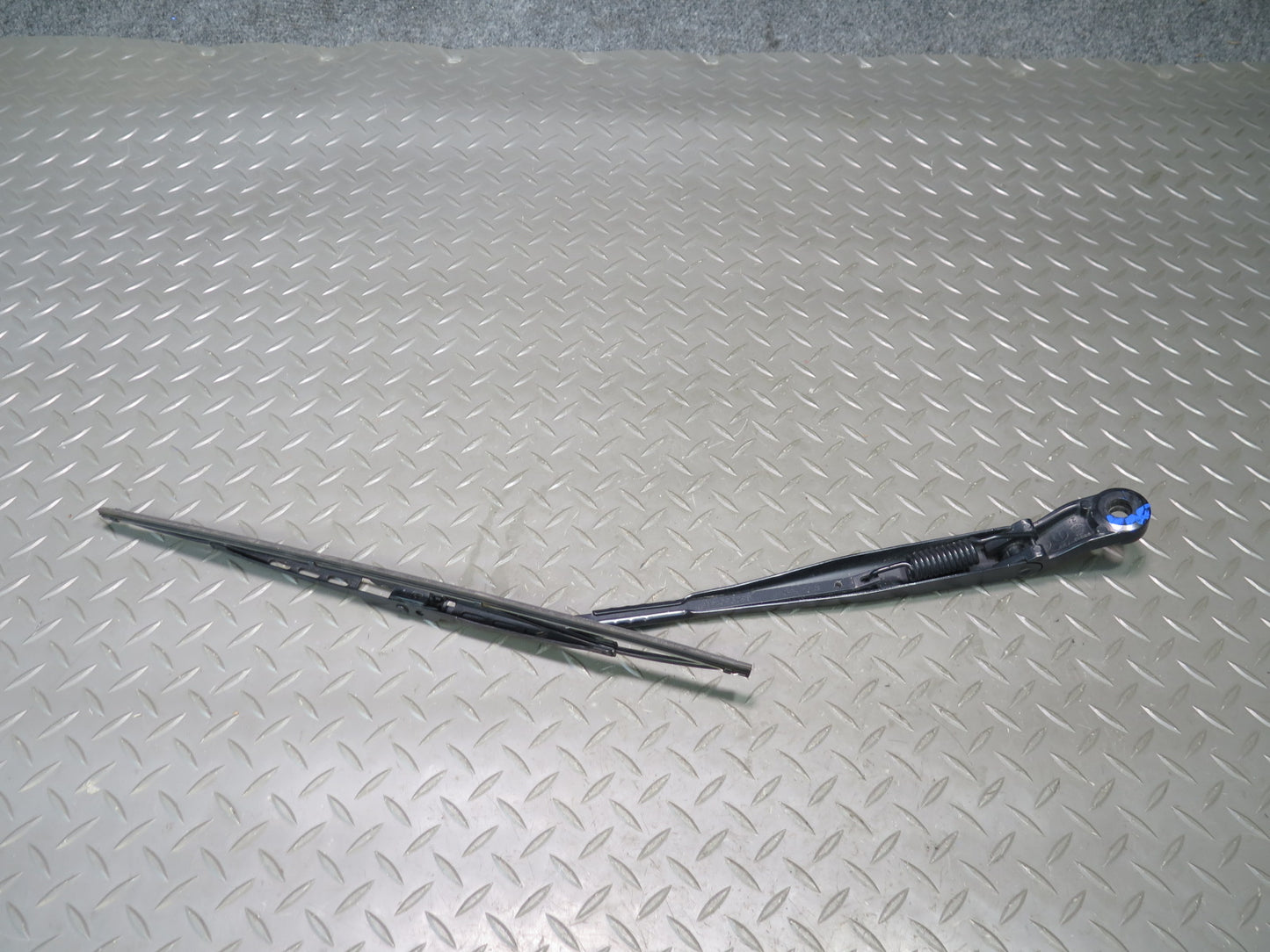 18-23 Jeep Wrangler JL Set of 2 Front Left & Right Wiper Arm 68293014AA OEM
