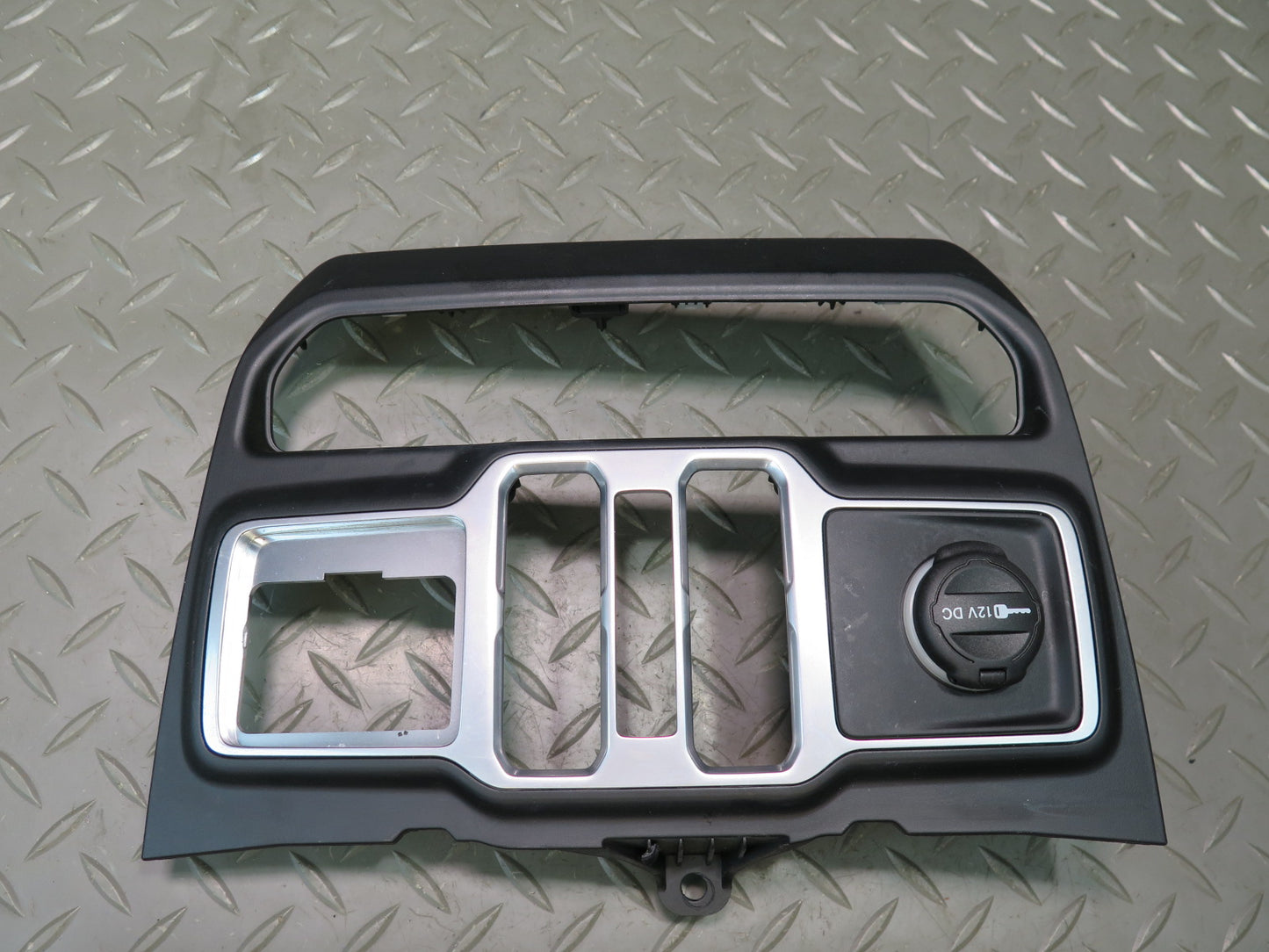 18-23 Jeep Wrangler JL Dash Center Window Switch Trim Bezel Panel 12V Outlet OEM