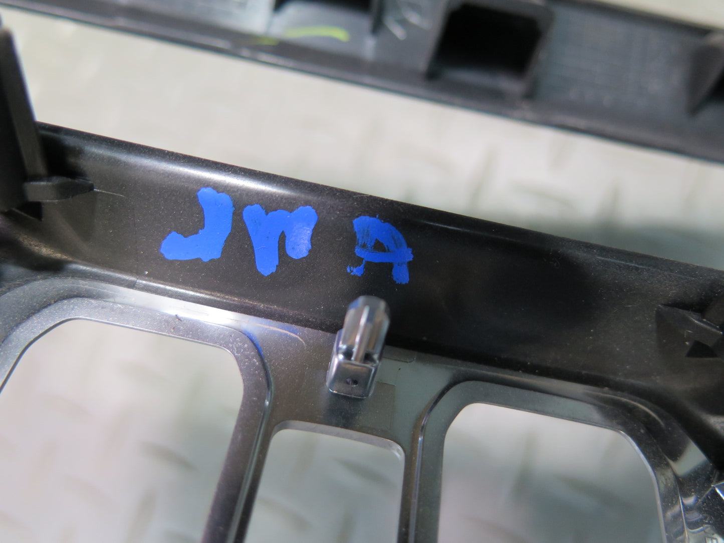 18-23 Jeep Wrangler JL Dash Center Window Switch Trim Bezel Panel 12V Outlet OEM