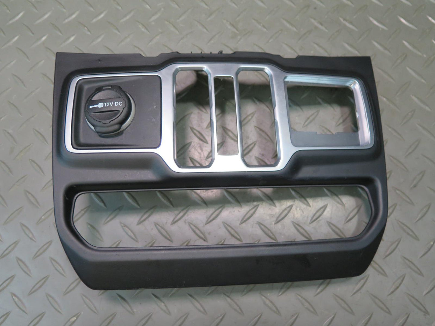 18-23 Jeep Wrangler JL Dash Center Window Switch Trim Bezel Panel 12V Outlet OEM