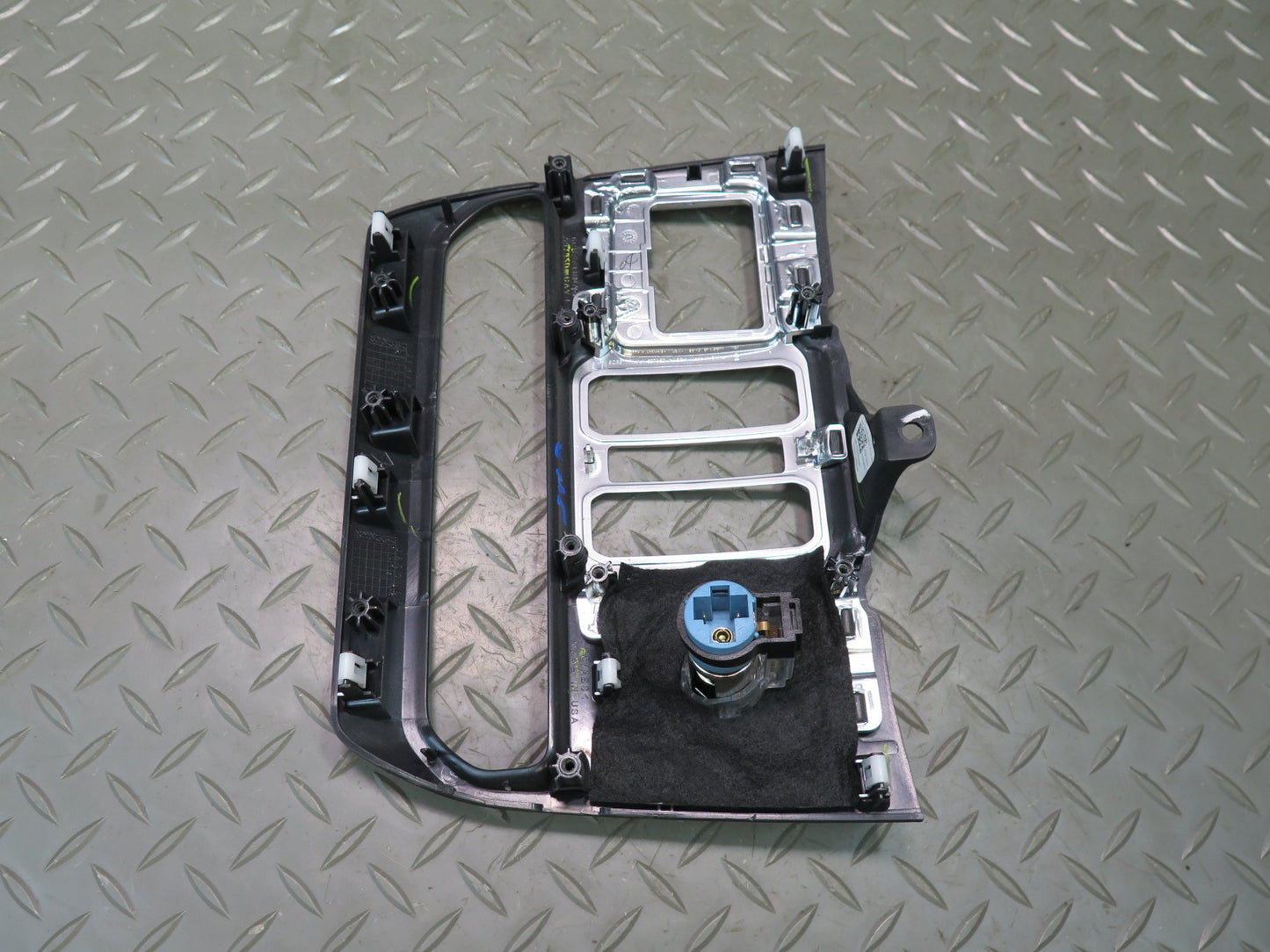 18-23 Jeep Wrangler JL Dash Center Window Switch Trim Bezel Panel 12V Outlet OEM