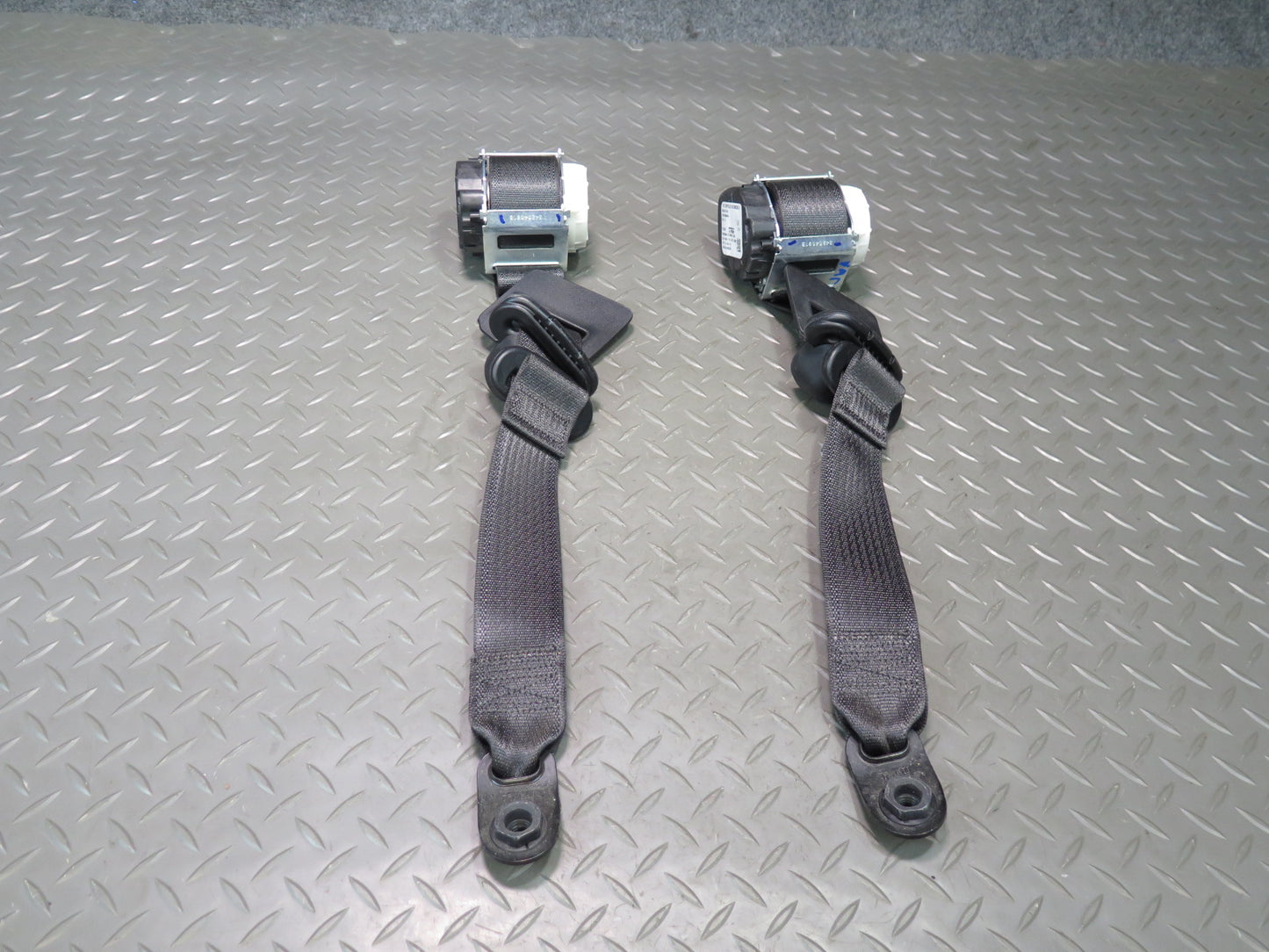 18-21 JEEP WRANGLER UNLIMITED RUBICON JL SET OF 2 REAR LEFT & RIGHT SEATBELT RETRACTORS 6AC45TX7AC OEM