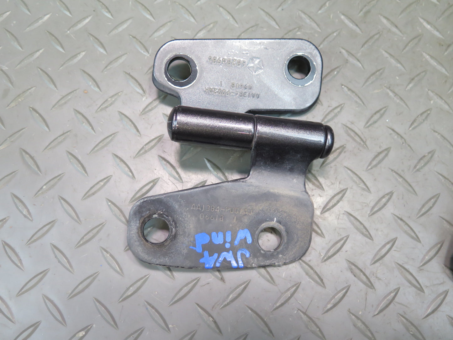 18-23 Jeep Wrangler JL Set of 2 Front Left & Right Windshield Hinge OEM