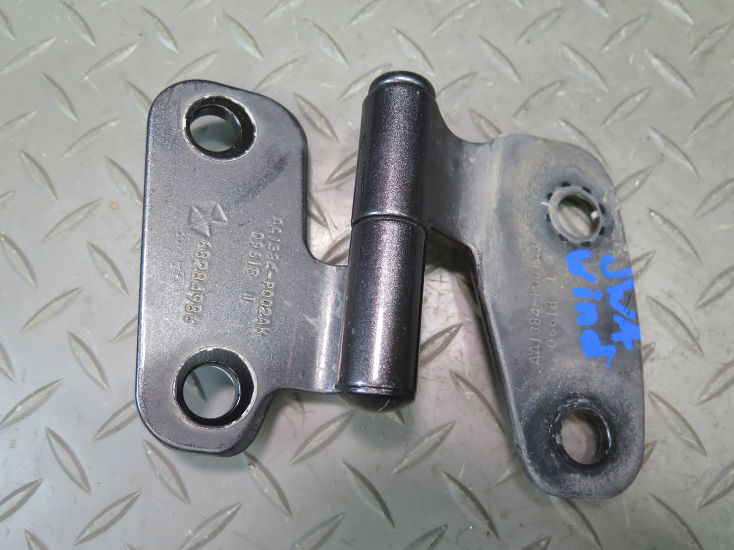 18-23 Jeep Wrangler JL Set of 2 Front Left & Right Windshield Hinge OEM