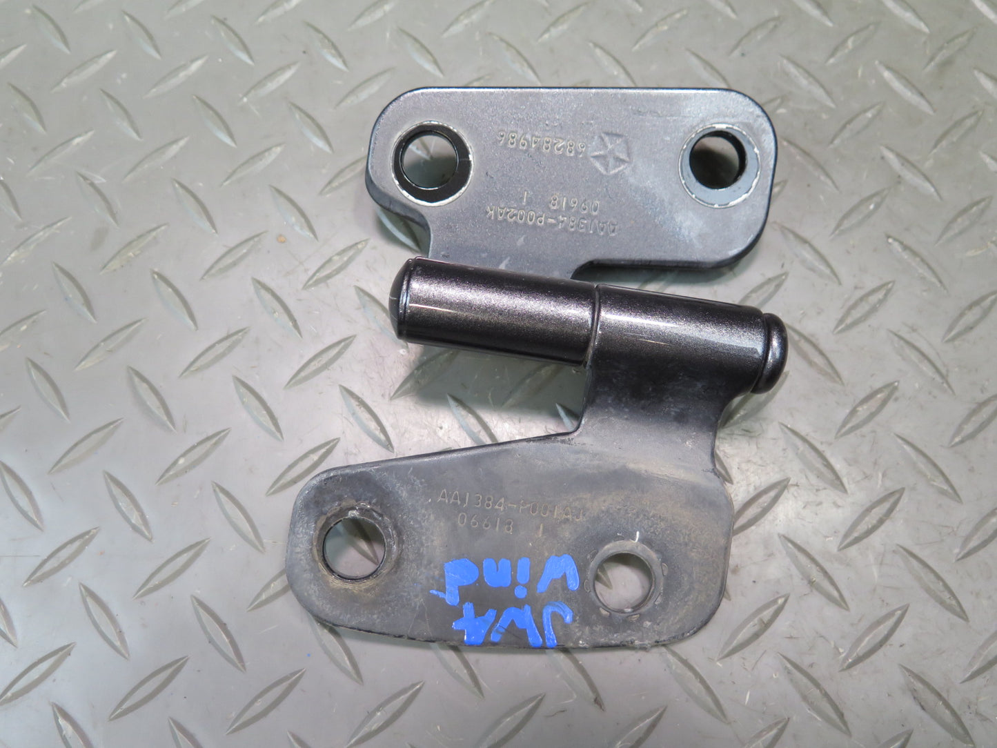 18-23 Jeep Wrangler JL Set of 2 Front Left & Right Windshield Hinge OEM
