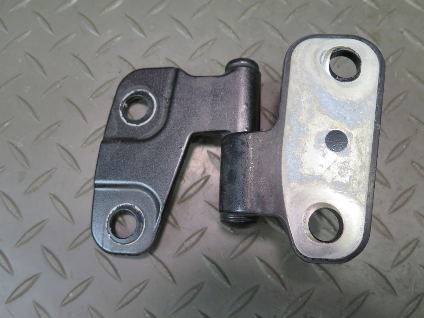 18-23 Jeep Wrangler JL Set of 2 Front Left & Right Windshield Hinge OEM