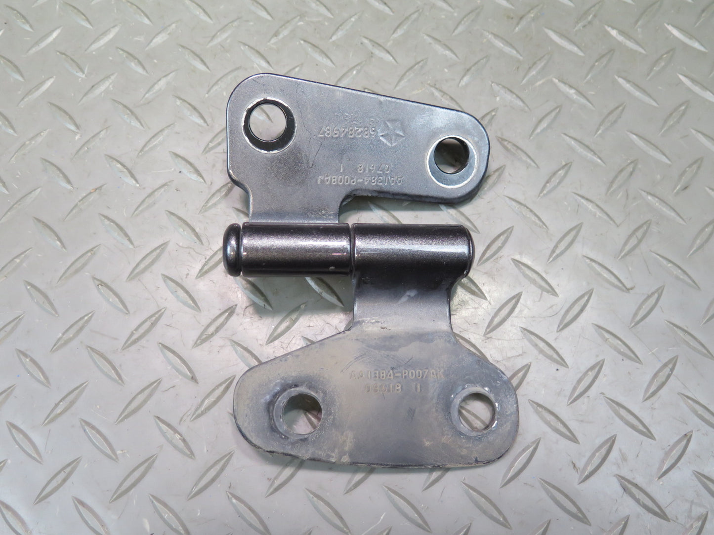18-23 Jeep Wrangler JL Set of 2 Front Left & Right Windshield Hinge OEM