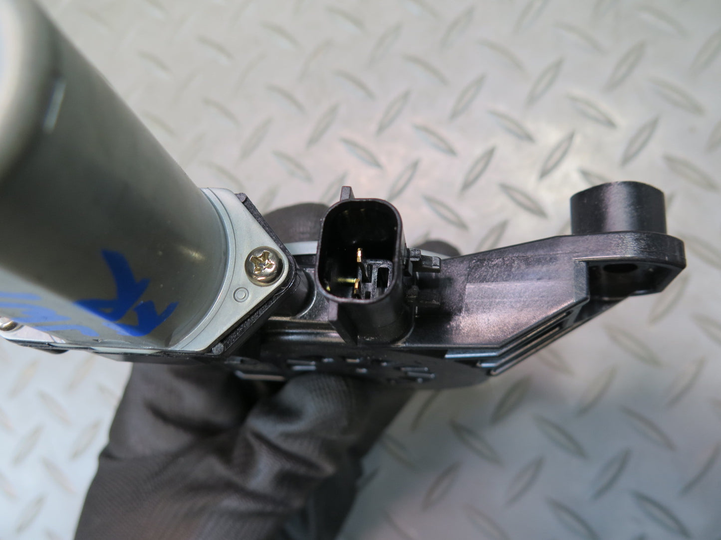 18-23 Jeep Wrangler JL Rear Right Door Window Motor OEM