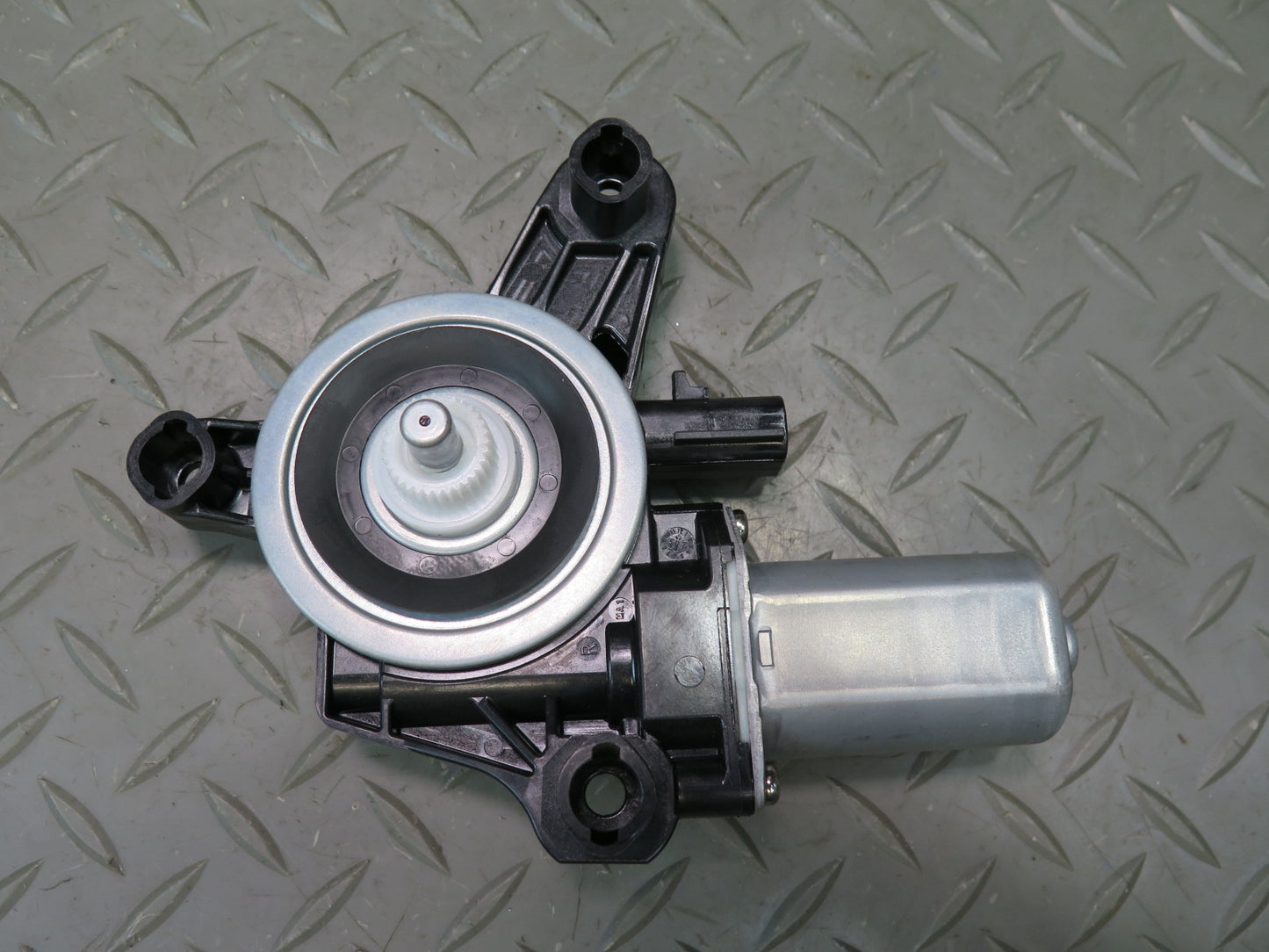 18-23 Jeep Wrangler JL Rear Right Door Window Motor OEM