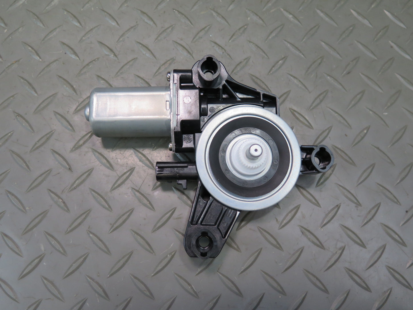 18-23 Jeep Wrangler JL Rear Right Door Window Motor OEM