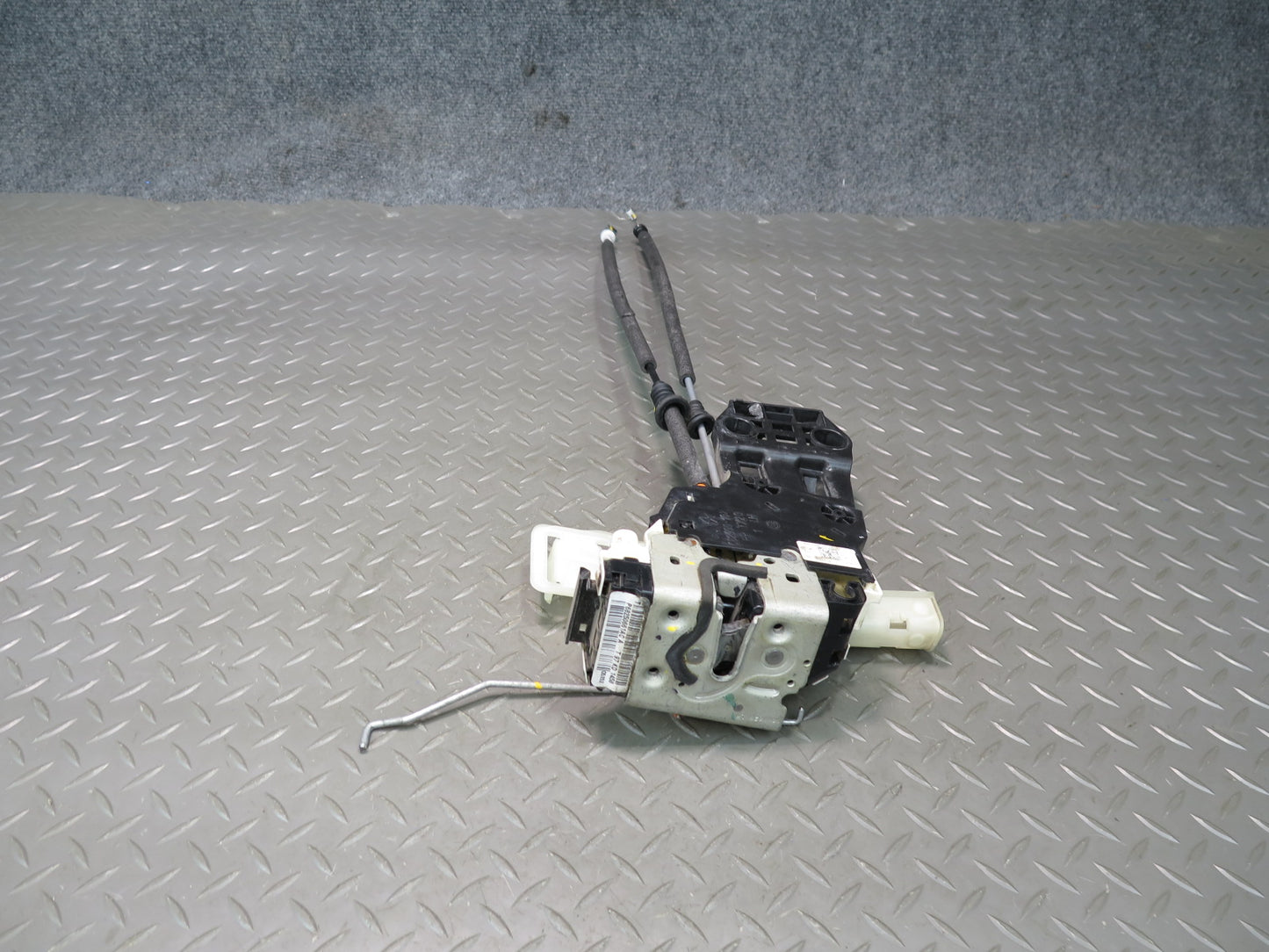 18-23 Jeep Wrangler JL Front Left Door Lock Latch Actuator 68250661AC OEM