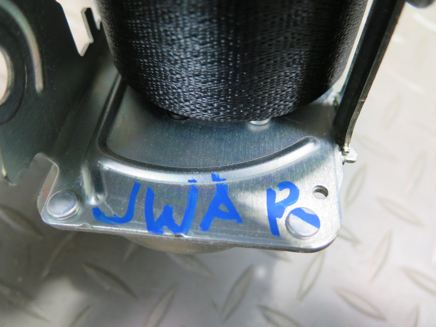 18-21 JEEP WRANGLER UNLIMITED RUBICON JL FRONT RIGHT SIDE SEATBELT RETRACTOR OEM