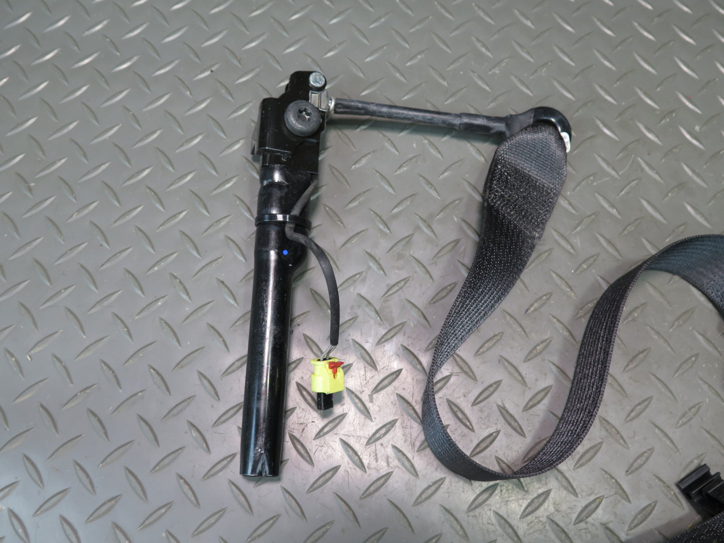 18-21 JEEP WRANGLER UNLIMITED RUBICON JL FRONT RIGHT SIDE SEATBELT RETRACTOR OEM