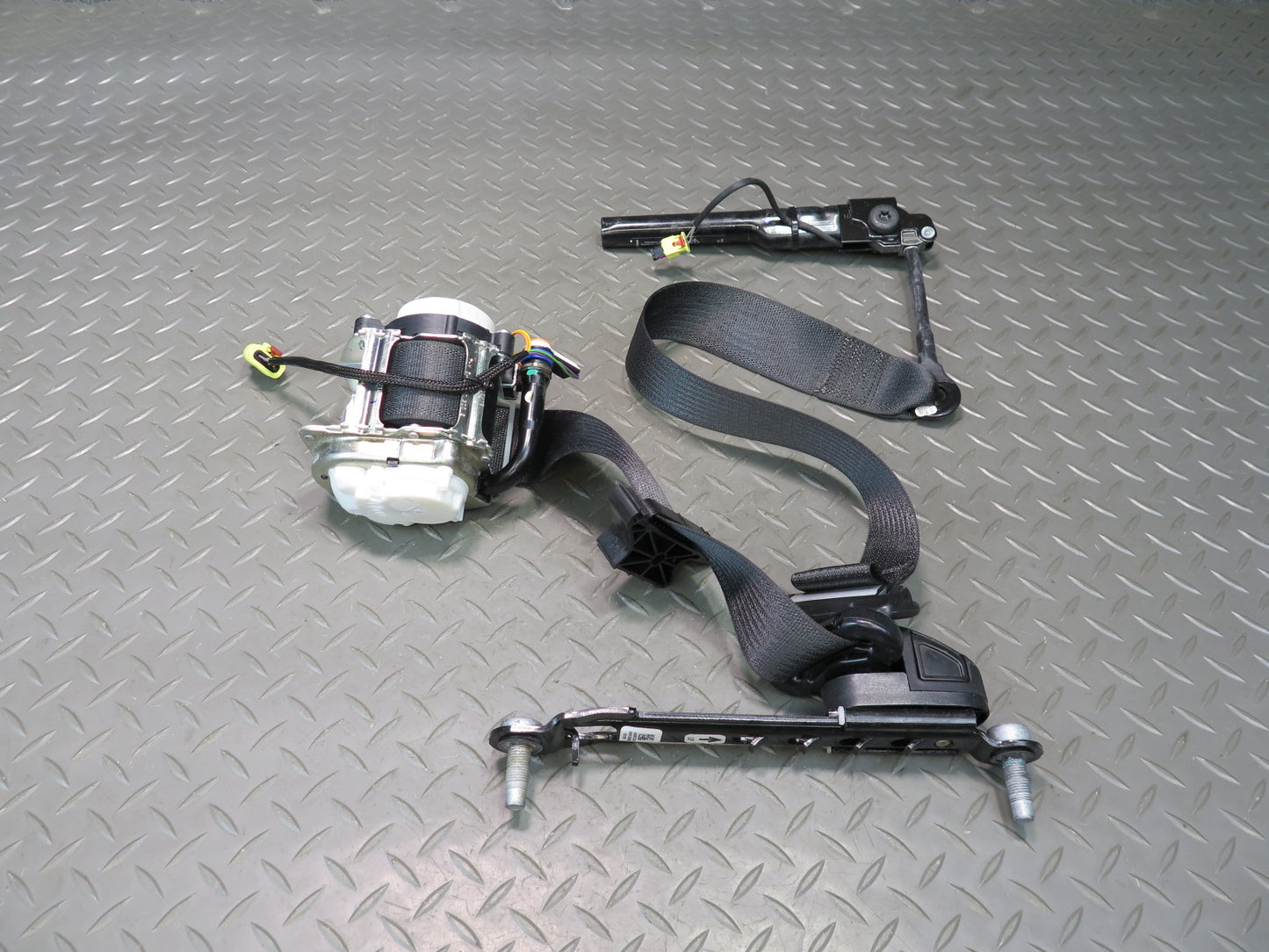 18-21 JEEP WRANGLER UNLIMITED RUBICON JL FRONT RIGHT SIDE SEATBELT RETRACTOR OEM