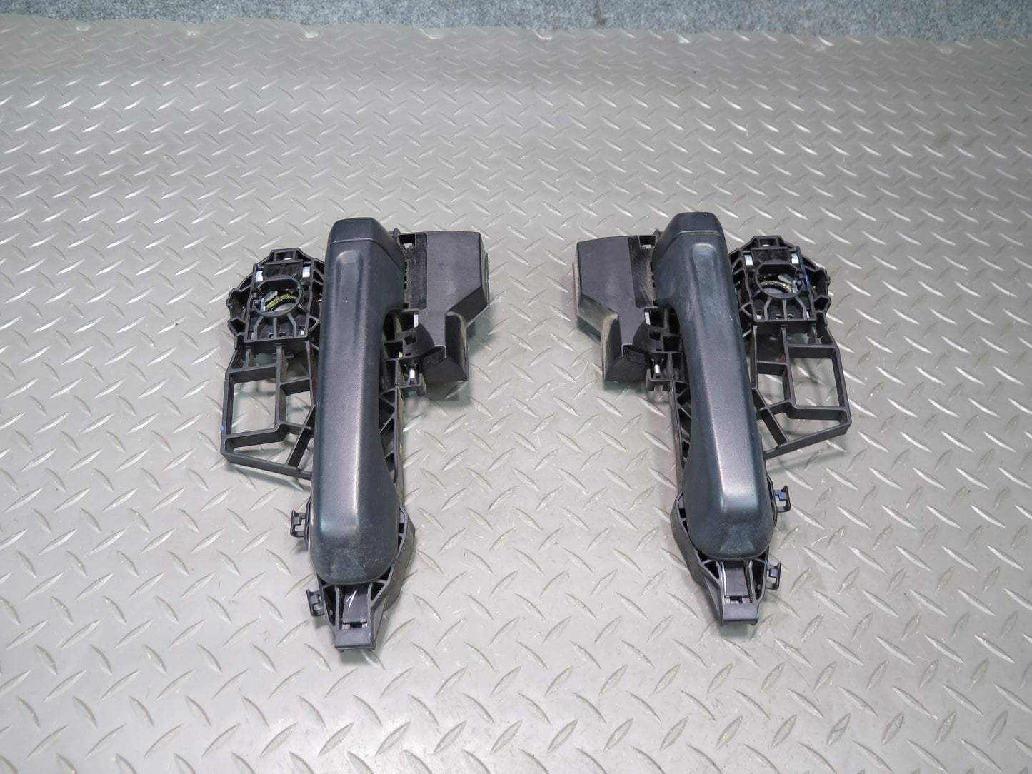 18-23 Jeep Wrangler JL Set of 2 Front Left & Right Door Exterior Handle OEM
