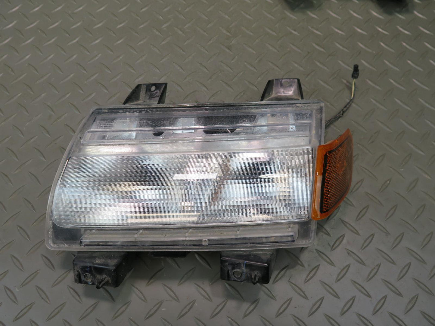 18-19 Jeep Wrangler JL Set of 2 Front Turn Signal Parking Light Lamp OEM