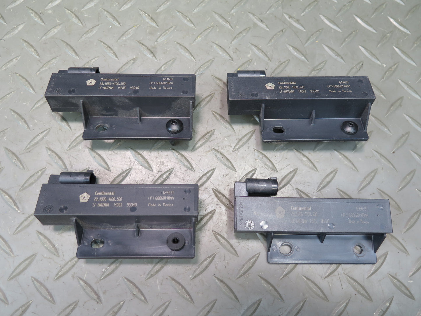 18-26 Jeep Wrangler JL Set of 4 Keyless Entry Antenna Receiver 68068148AA OEM