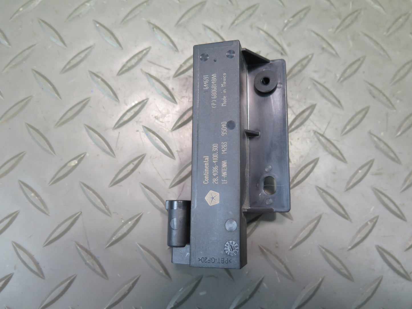 18-26 Jeep Wrangler JL Set of 4 Keyless Entry Antenna Receiver 68068148AA OEM