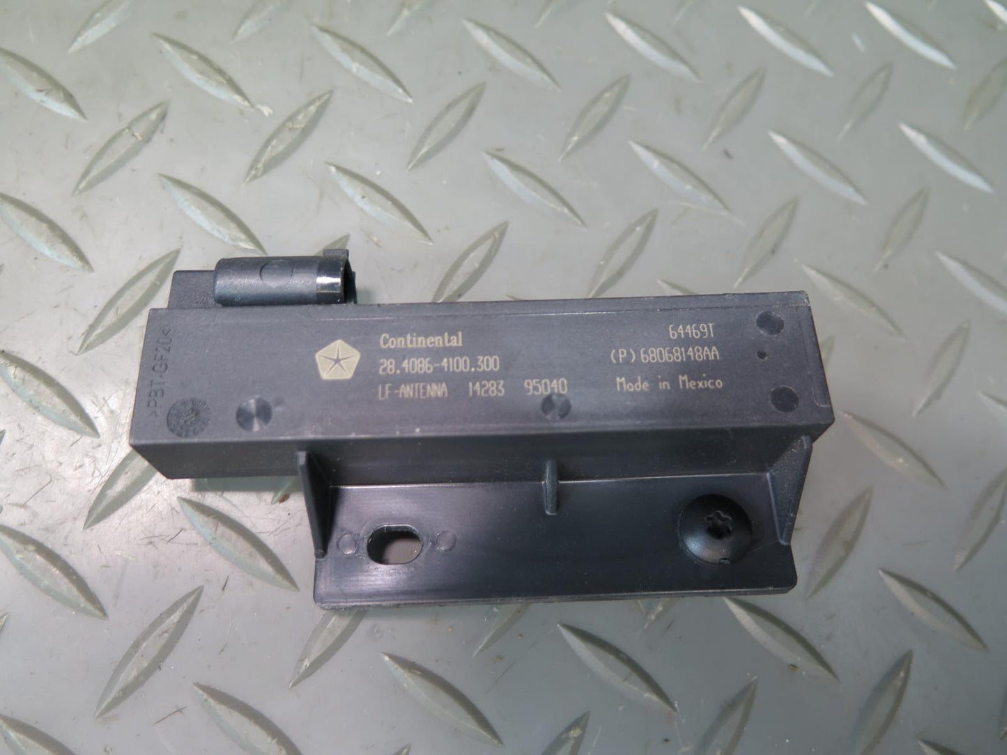 18-26 Jeep Wrangler JL Set of 4 Keyless Entry Antenna Receiver 68068148AA OEM