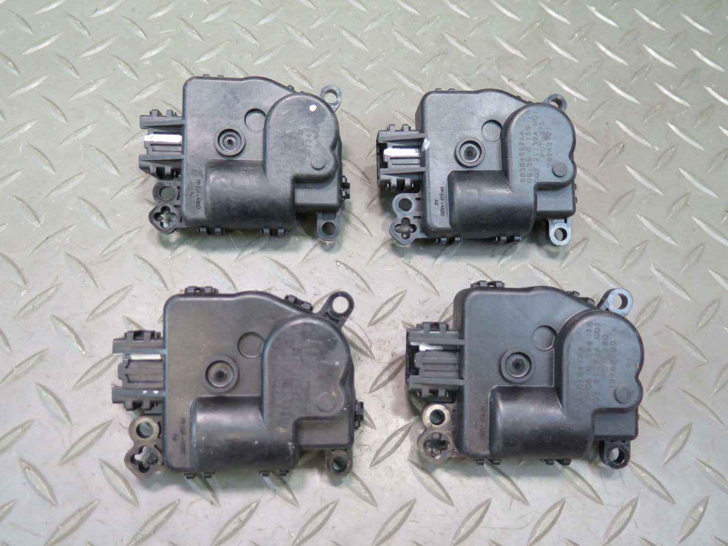 18-23 Jeep Wrangler JL Set of 4 A/C Heater Flap Door Actuator Motor OEM