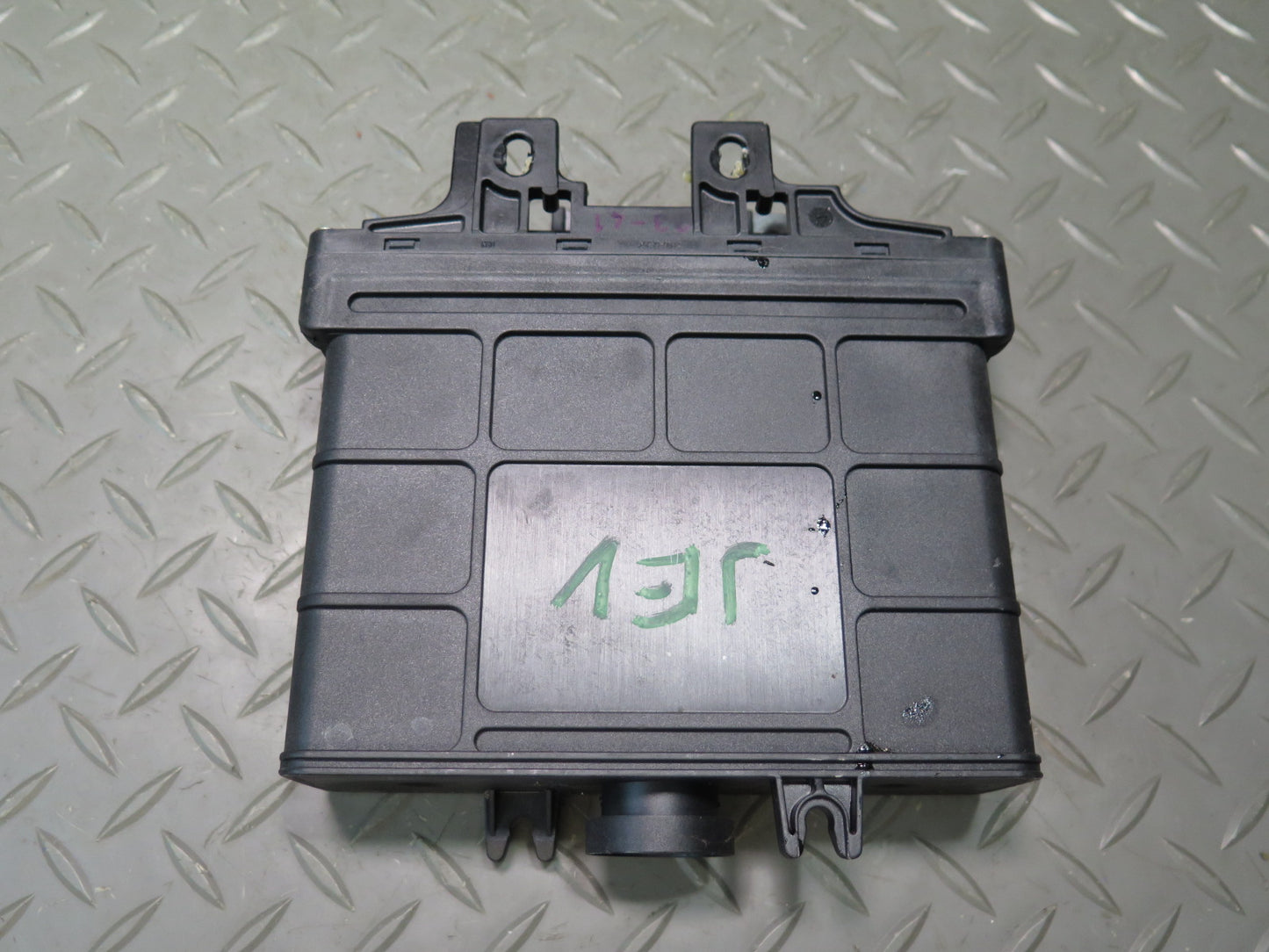 02-03 VW Eurovan T4 2.8L Automatic Transmission Control Module 01P927733CG OEM