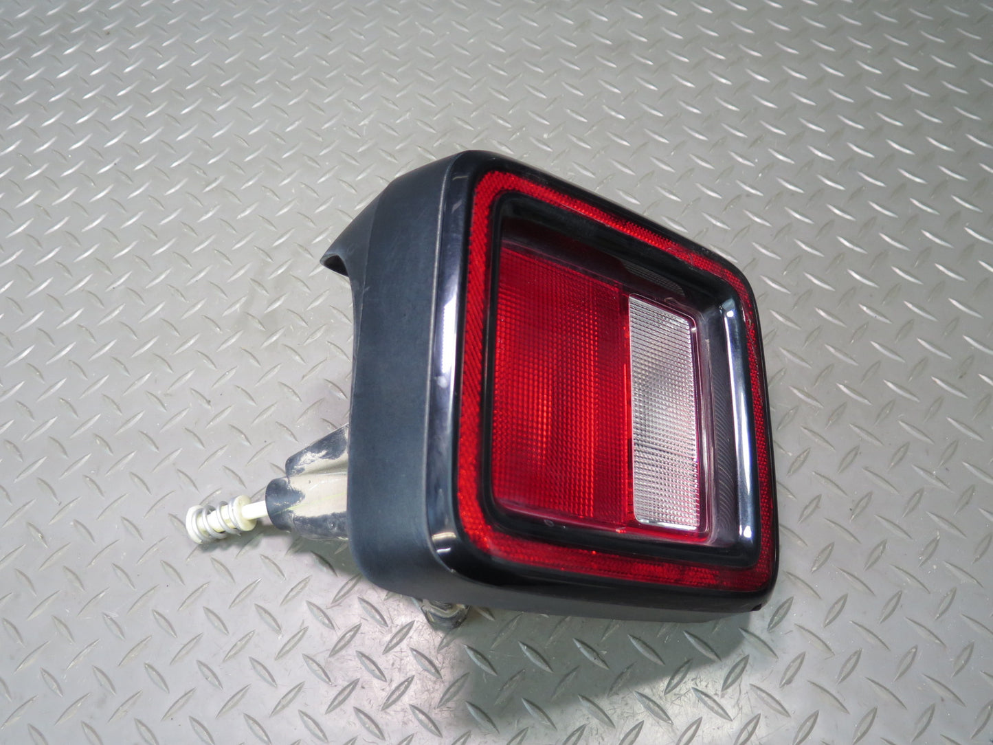 18-23 Jeep Wrangler JL Set of 2 Rear Left & Right Tail Light Lamp OEM