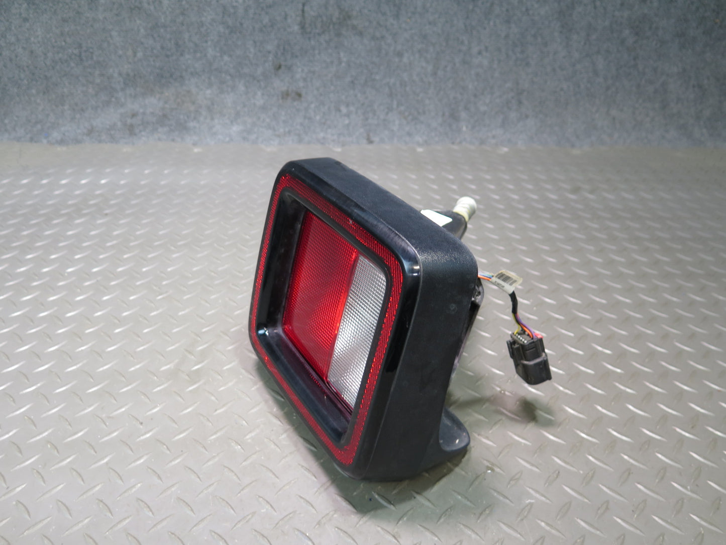 18-23 Jeep Wrangler JL Set of 2 Rear Left & Right Tail Light Lamp OEM