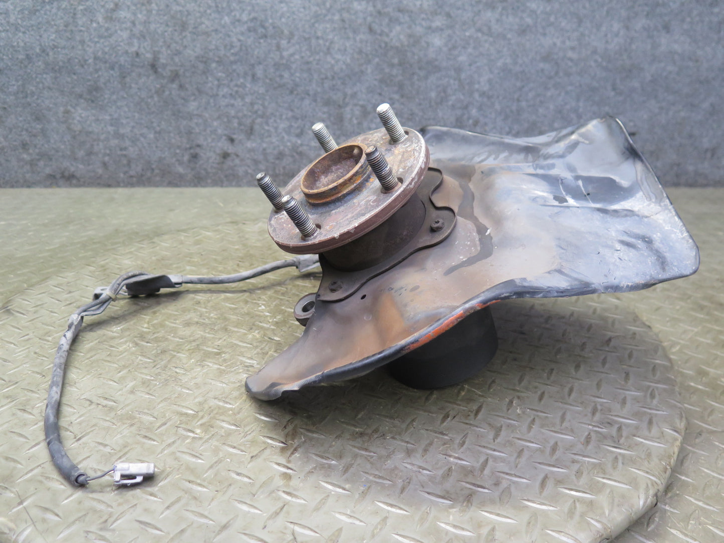 02-10 Lexus SC430 Front Right Side Spindle Knuckle Wheel Hub Bearing 104K OEM